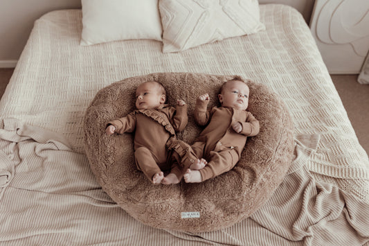 Housse Relax pour coussin d'allaitement jumeaux en teddy | Taupe