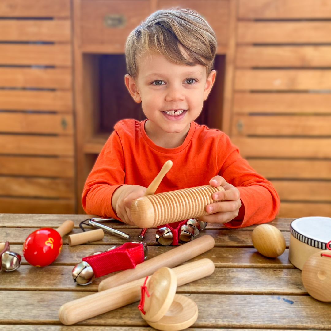 Ensemble d'instruments de musique de 15 pièces en bois