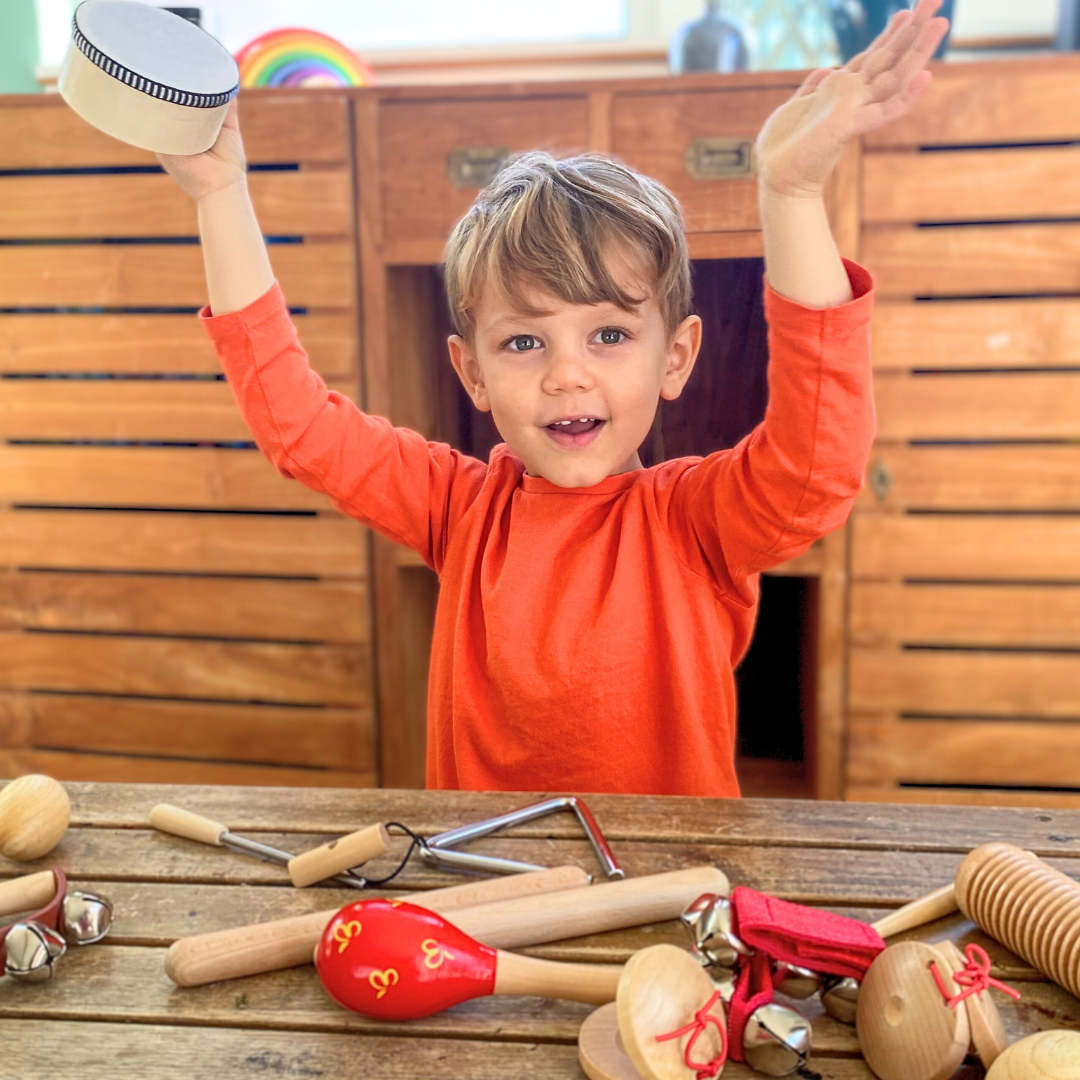 Ensemble d'instruments de musique de 15 pièces en bois
