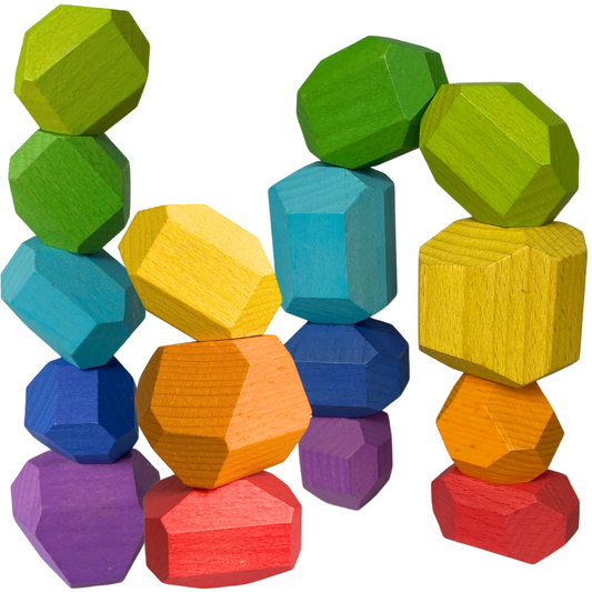 Équilibrer les pierres selon Montessori en bois